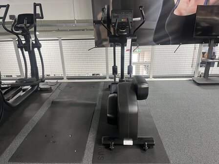 Life Fitness Integrity + Elliptical Crosstrainer