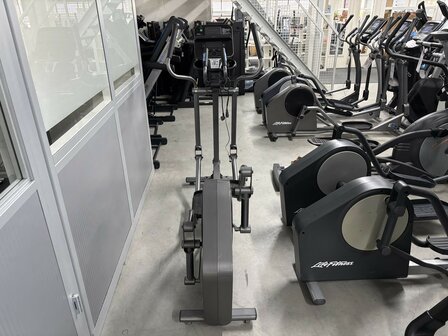 Life Fitness crosstrainer E1 met Track Connect 2.0 Console