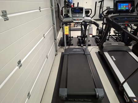 Life Fitness loopband F3 met Go-console