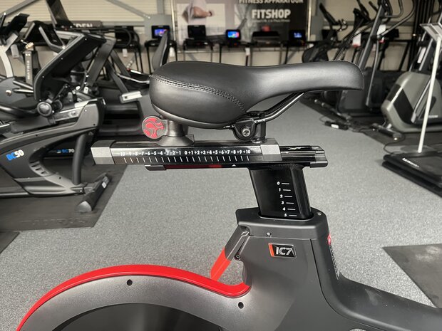 Life Fitness powered by ICG IC7