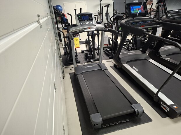 Life Fitness loopband F3 met Go-console